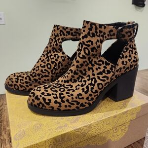 Mix No. 6 Faux Suede Leopard Print Ankle Boots Block Heel Size 10 Like New